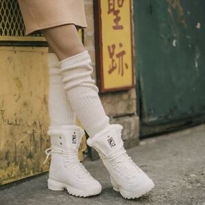 FILA Disruptor Shearling Winter Boot Fuax Fur White/Cream 6 NEW